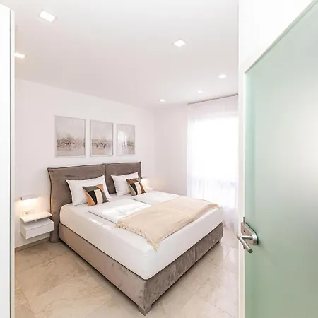 Luxurious In Kastel Stafilic *