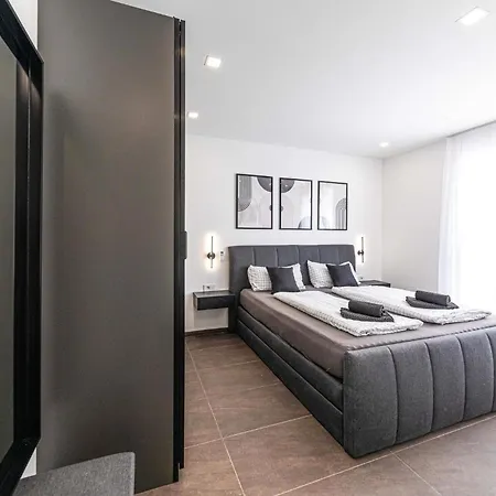 Awesome In Kastel Stafilic With Wifi Holiday home