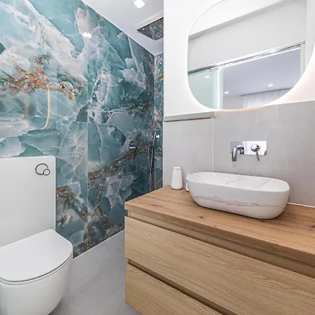 Feriehus Luxurious In Kastel Stafilic *