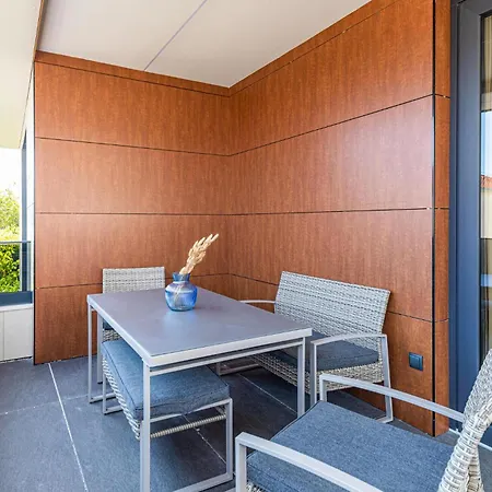 Luxurious In Kastel Stafilic Feriehus
