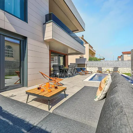 Holiday home Awesome In Kastel Stafilic With Wifi *